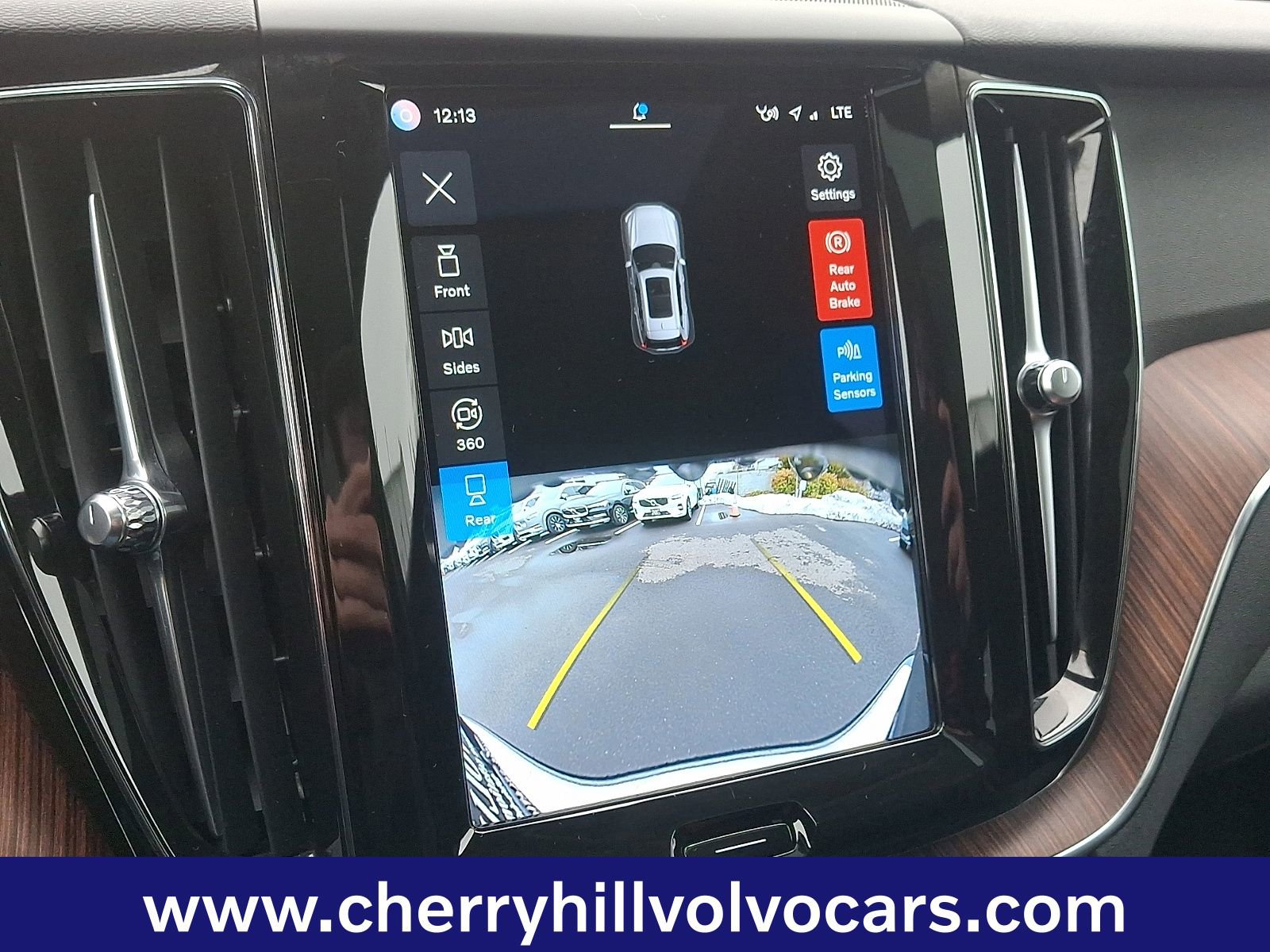 Certified 2023 Volvo XC60 B5 Plus w/ Climate Package image 19