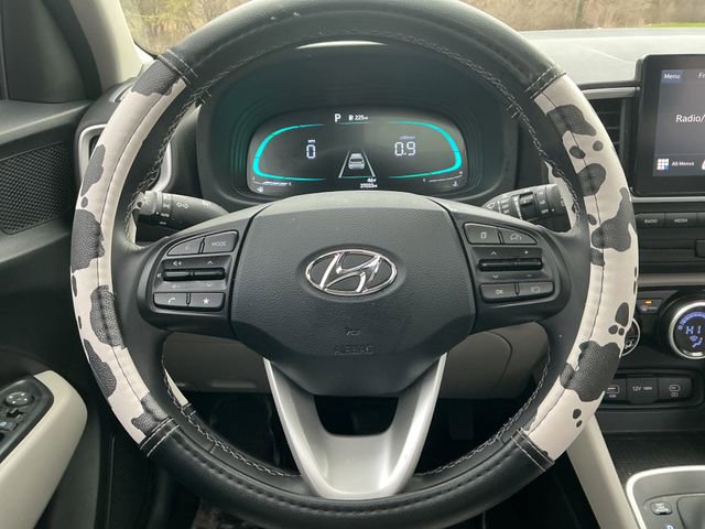 Certified 2024 Hyundai Venue SEL FWD image 15