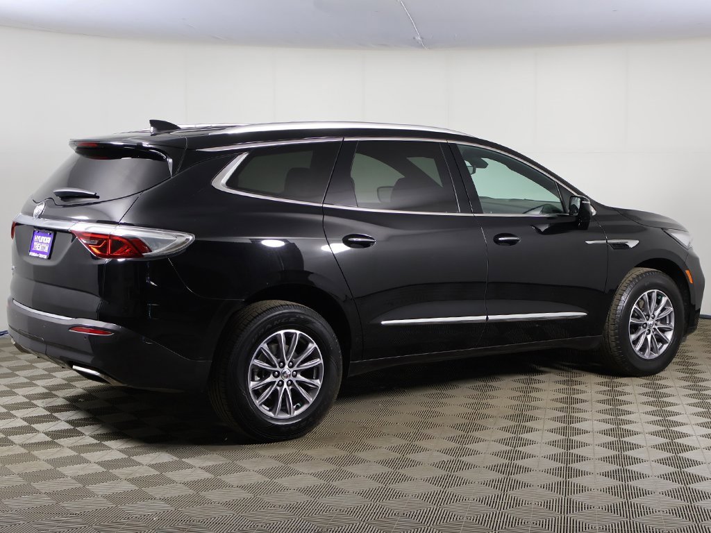 Used 2024 Buick Enclave Premium image 13