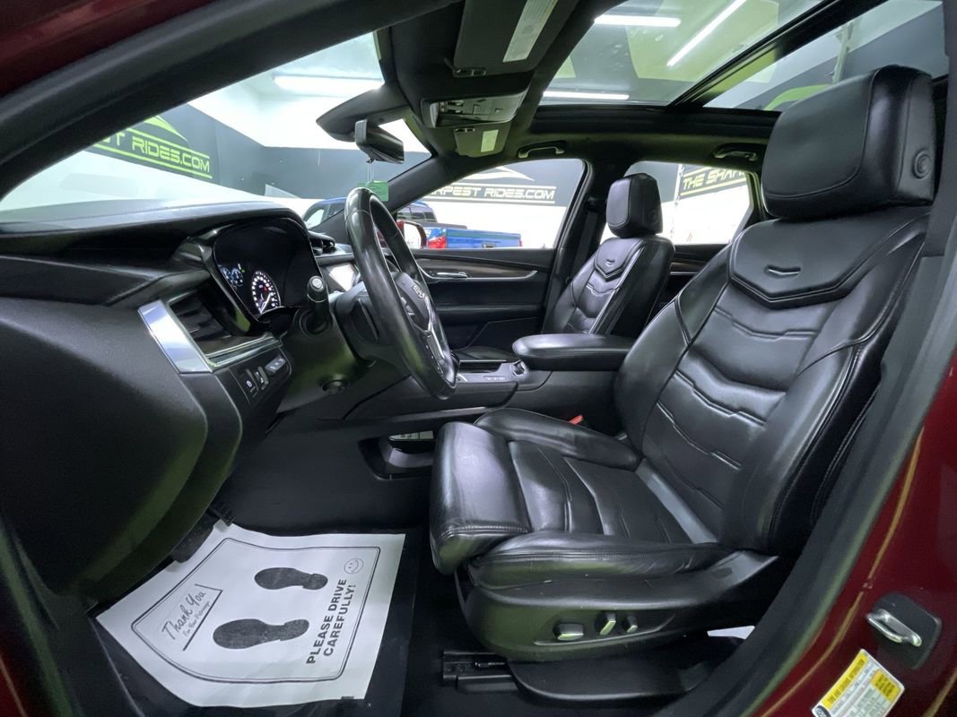 Used 2017 Cadillac XT5 Platinum w/ Driver Assist Package image 17