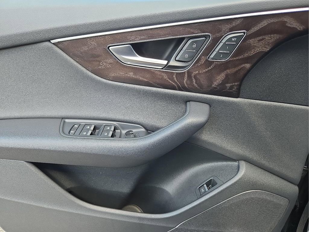 Used 2021 Audi Q8 Premium w/ Black Optic Package image 13