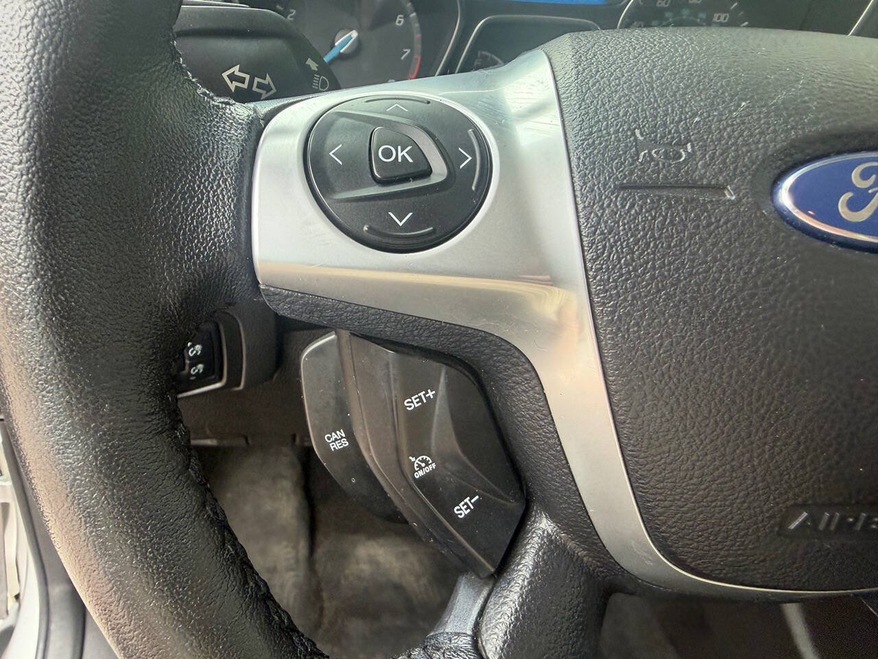 Used 2013 Ford Focus Titanium FWD image 16