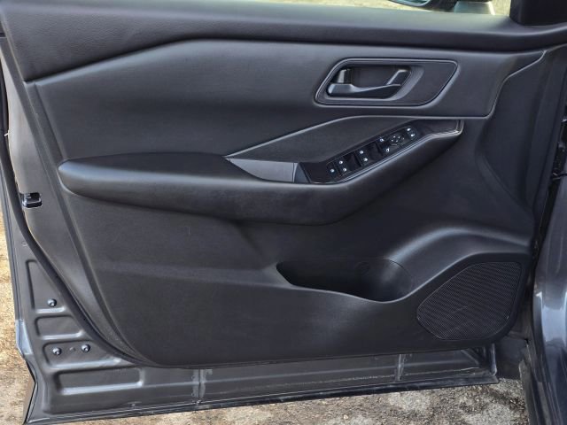 Used 2024 Nissan Rogue S image 10