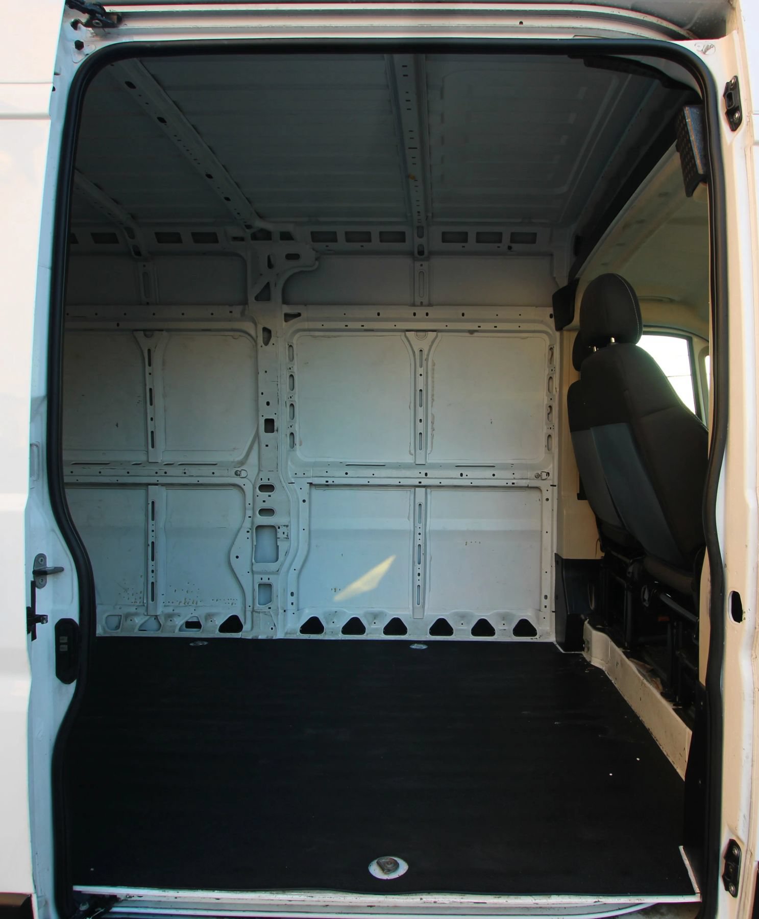 Used 2022 RAM ProMaster 2500 FWD image 12
