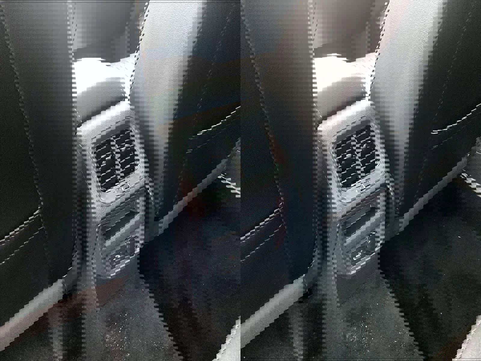 Used 2022 Volkswagen Tiguan SE R-Line image 29