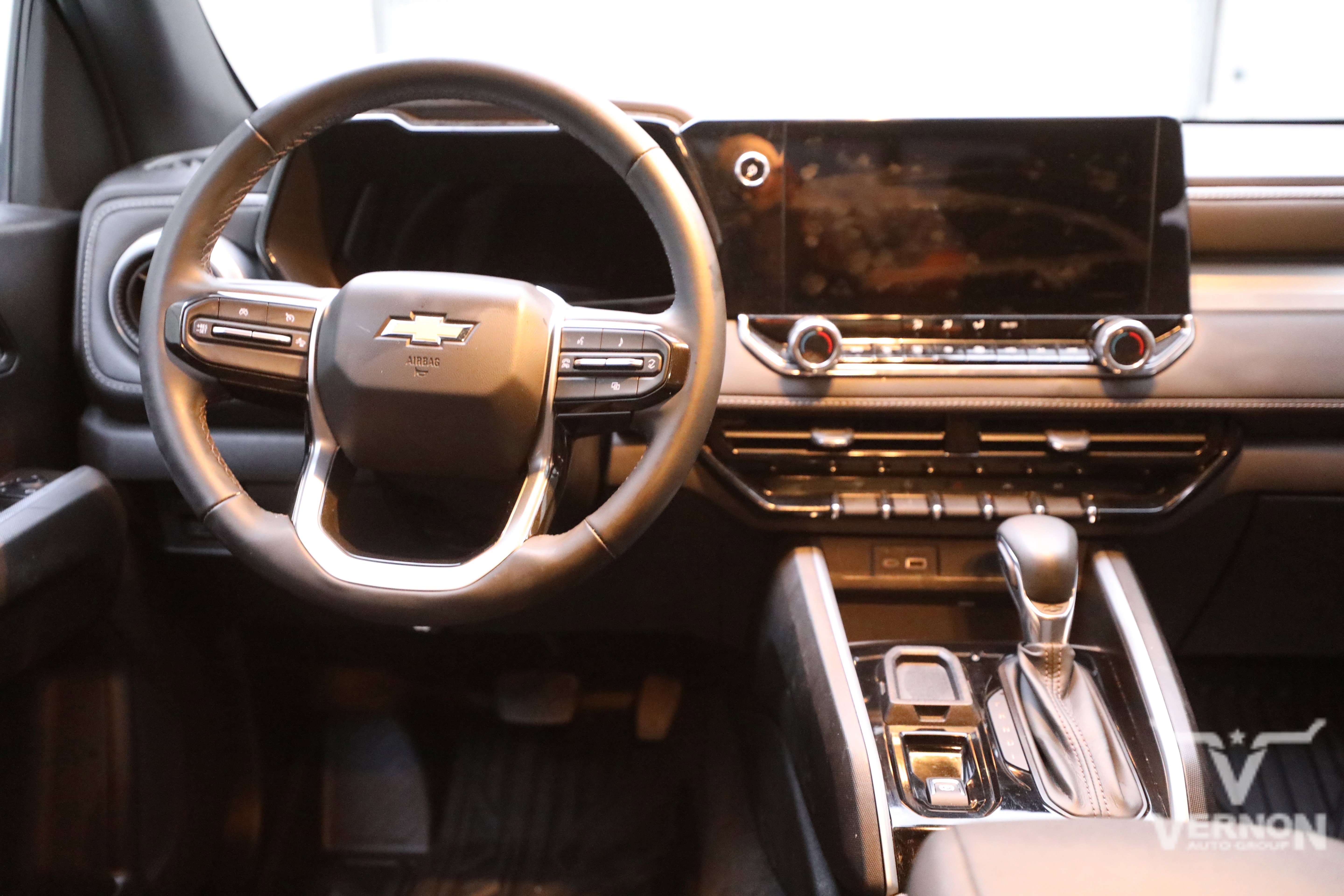 Used 2024 Chevrolet Colorado LT w/ LT Convenience Package image 19