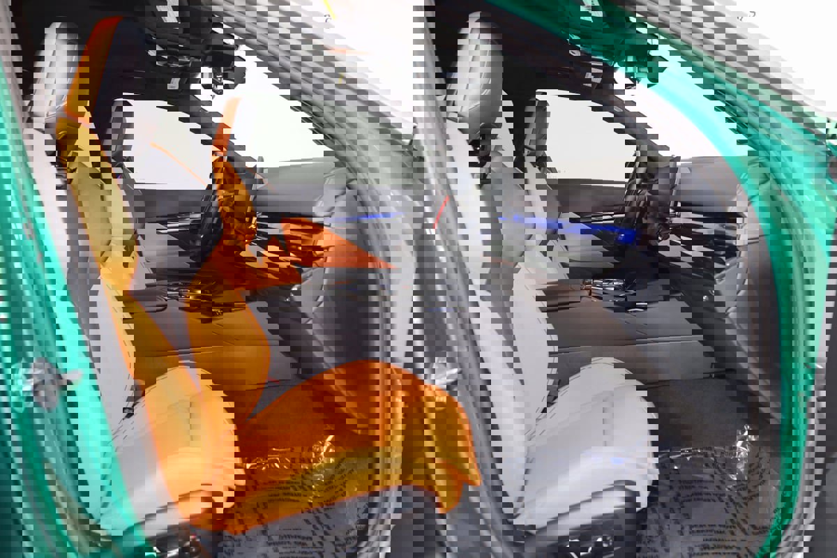 Used 2025 BMW M5 w/ Carbon Package image 12