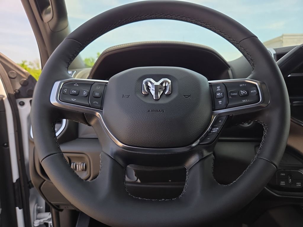 New 2026 RAM 2500 Laramie AWD/4WD image 24