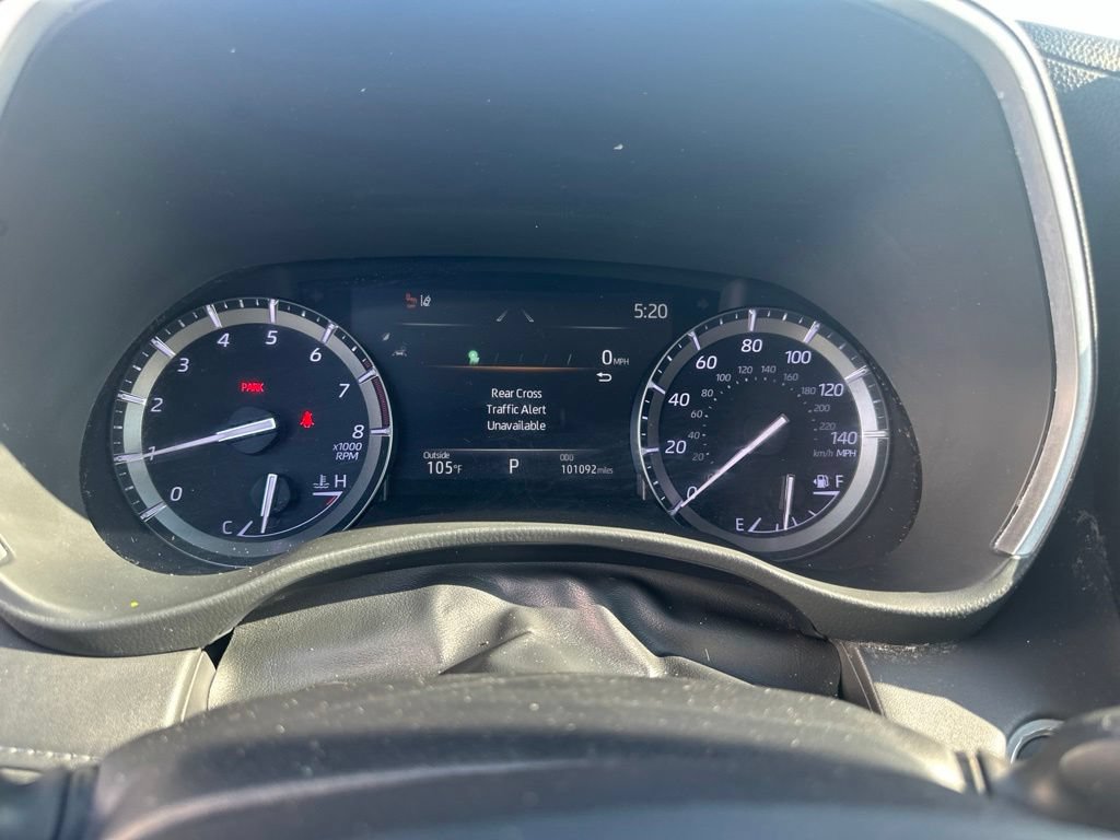 Used 2020 Toyota Highlander XLE FWD image 15