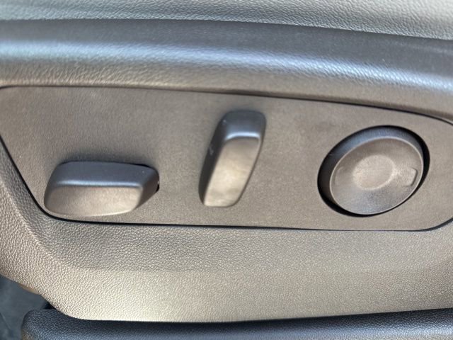 Used 2025 Chevrolet Tahoe Z71 w/ Comfort Package image 11