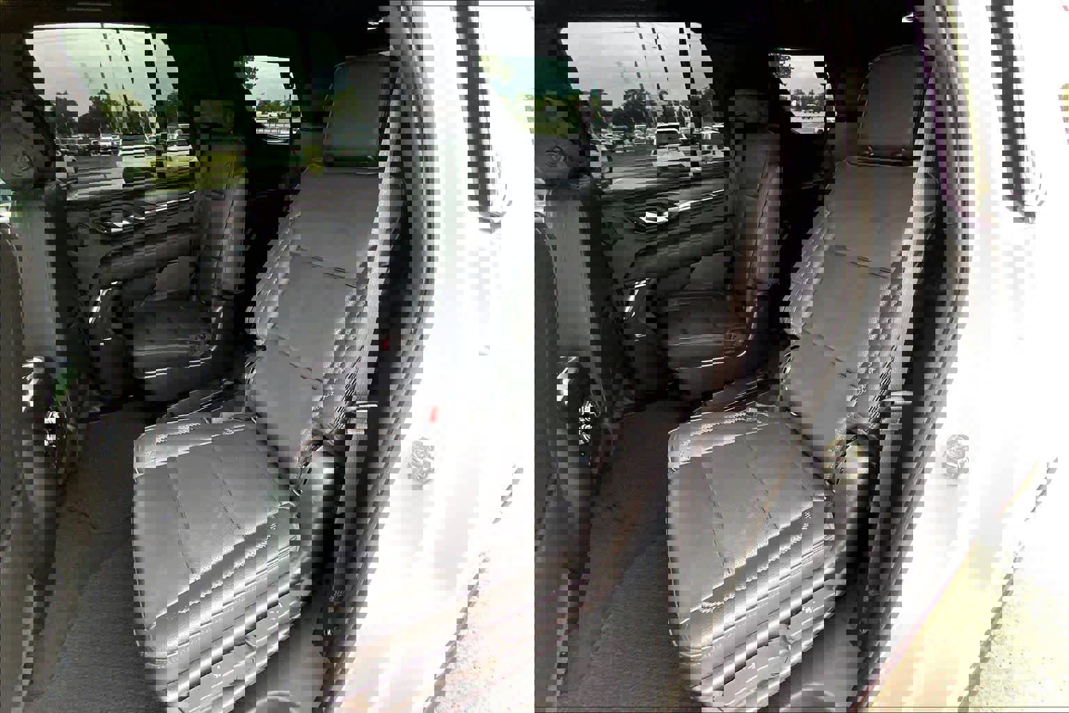 Used 2022 GMC Yukon Denali w/ Denali Premium Package image 21