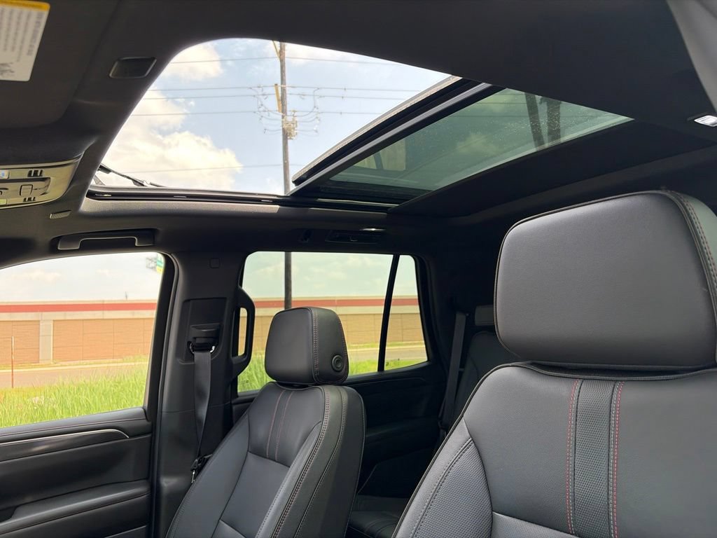 Used 2024 Chevrolet Tahoe RST w/ Luxury Package RWD image 18