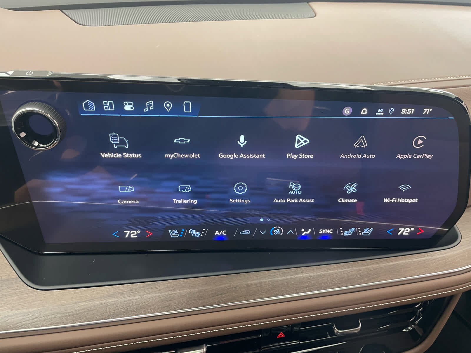 New 2026 Chevrolet Suburban High Country AWD/4WD image 3