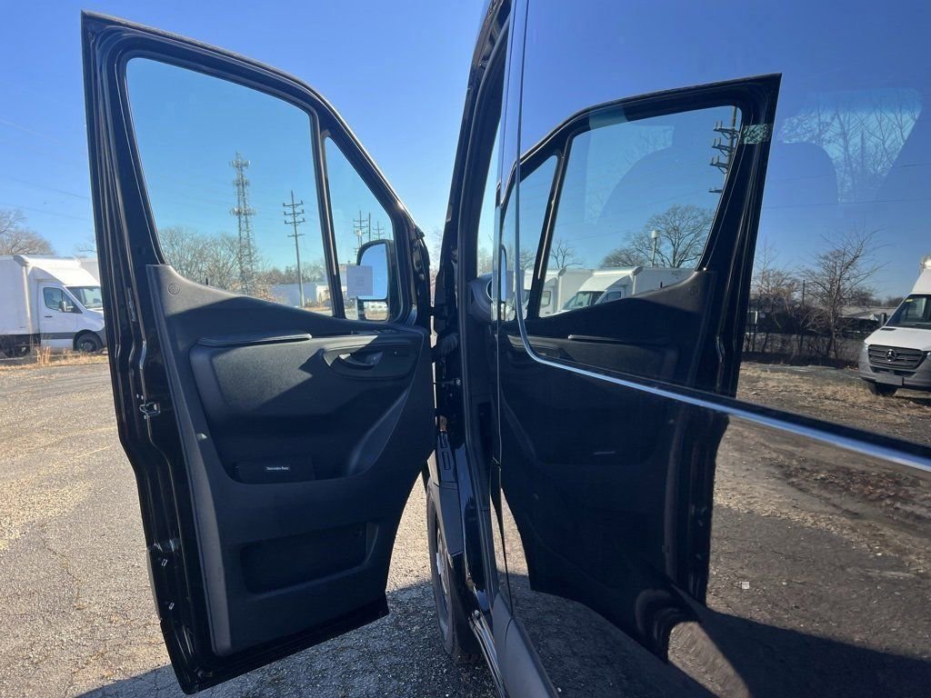 New 2025 Mercedes-Benz Sprinter 2500 image 12