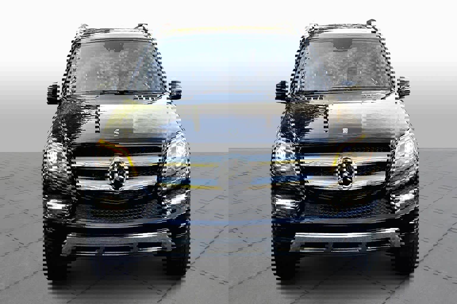 Used 2014 Mercedes-Benz GL 350 BlueTEC 4MATIC image 4