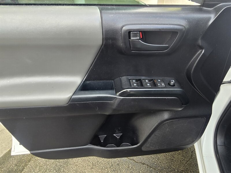 Used 2021 Toyota Tacoma SR AWD/4WD image 12