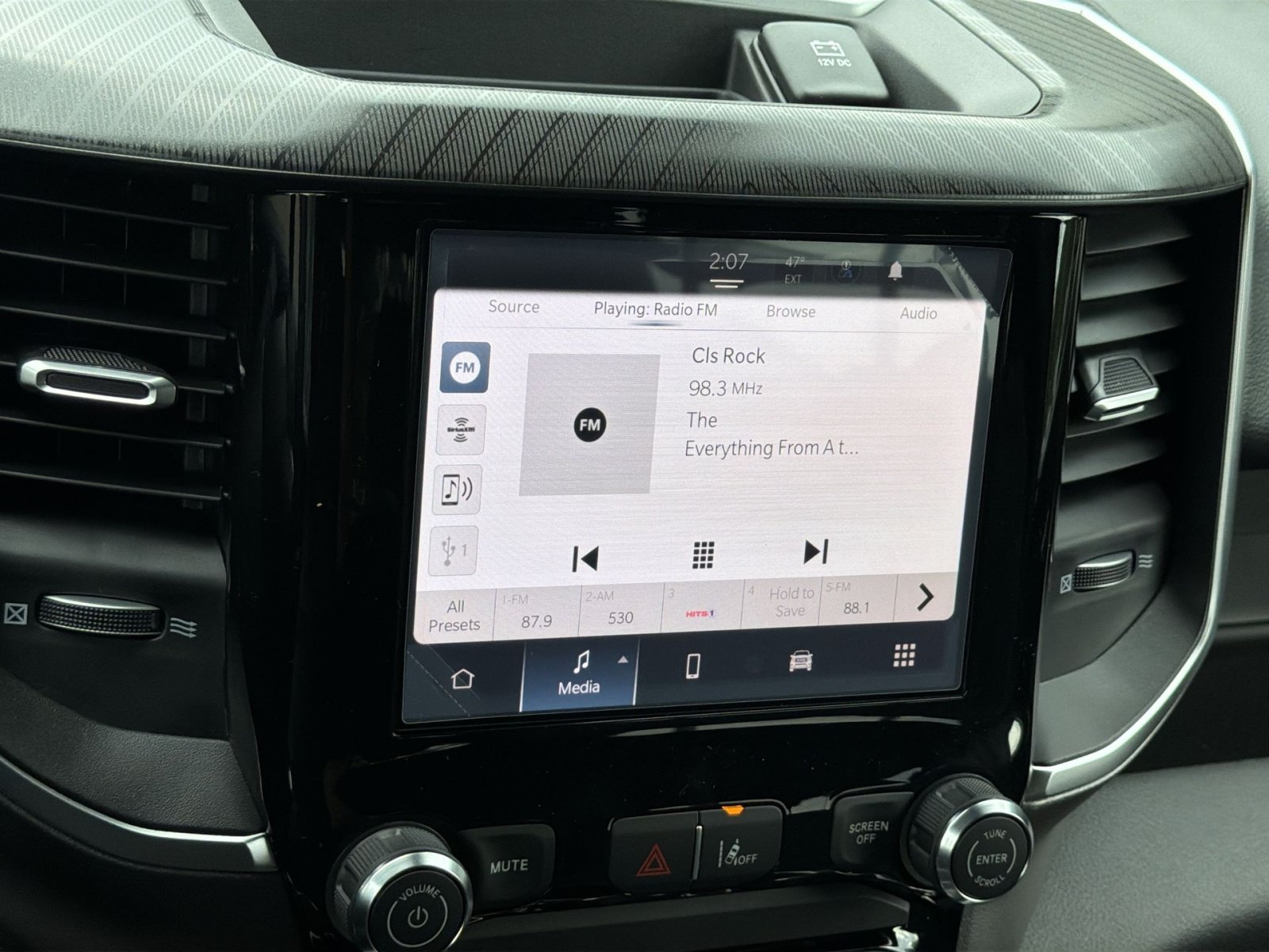 New 2026 RAM 1500 Express AWD/4WD image 18