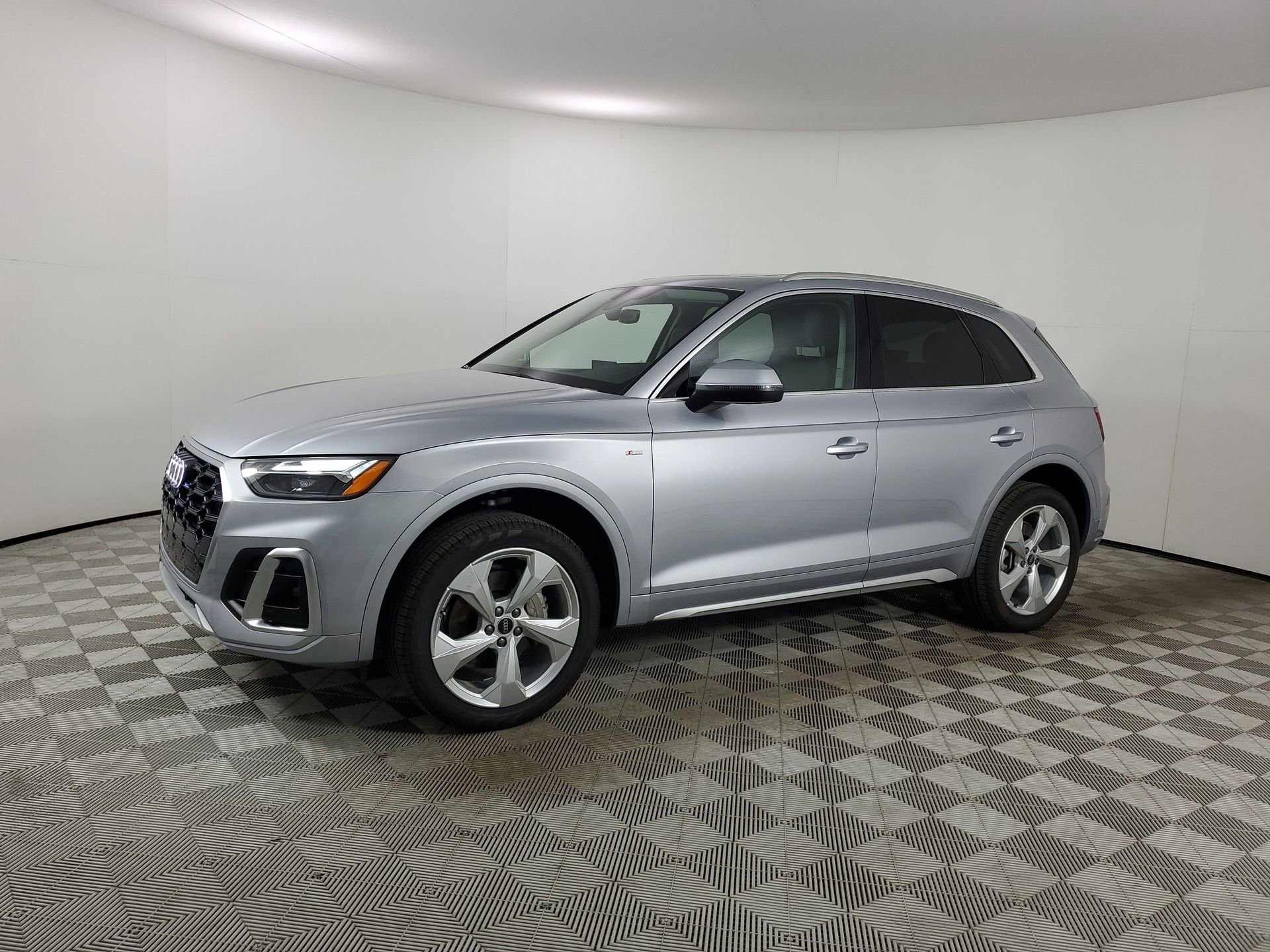 Certified 2024 Audi Q5 2.0T Premium Plus image 5