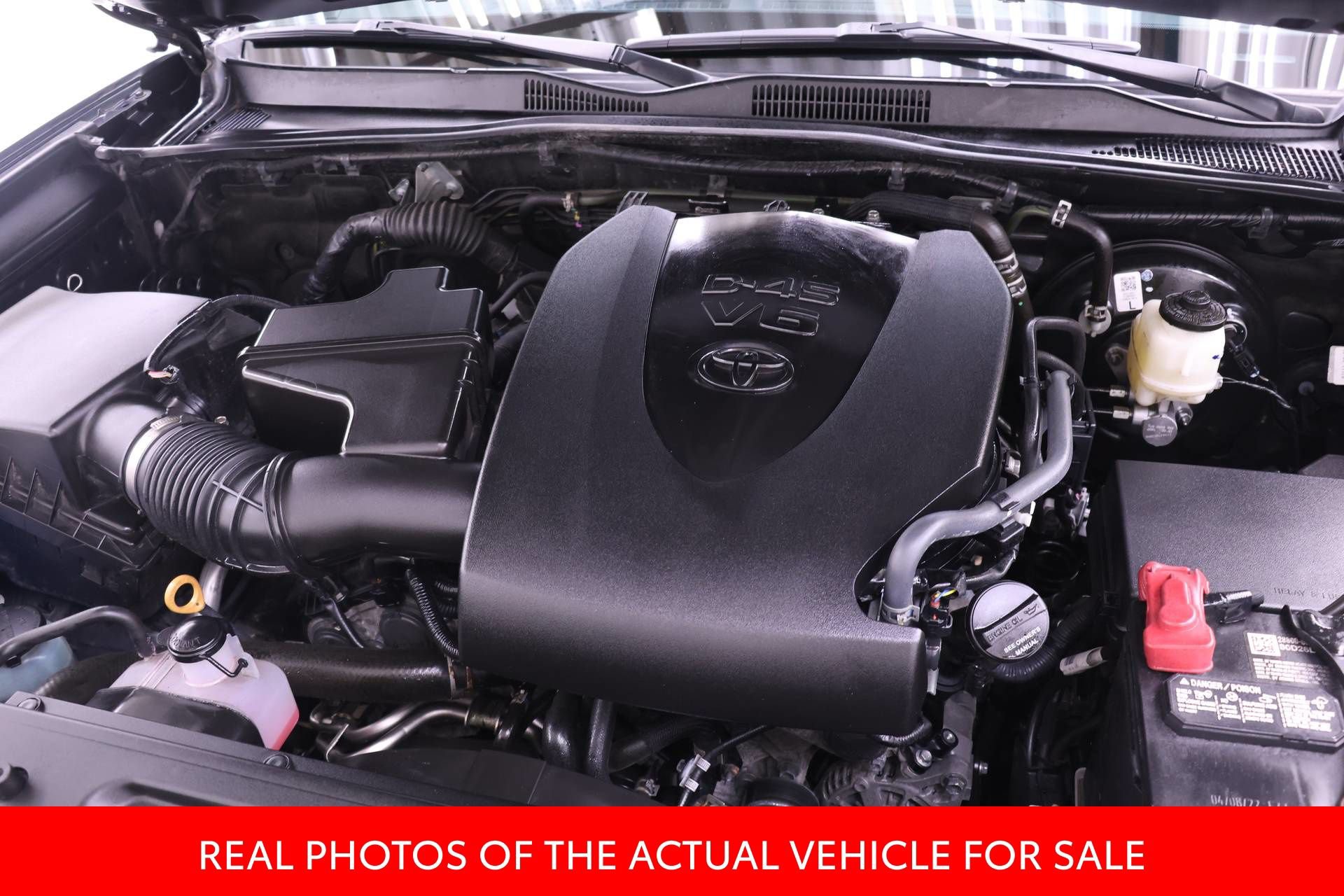 Certified 2022 Toyota Tacoma SR5 AWD/4WD image 17
