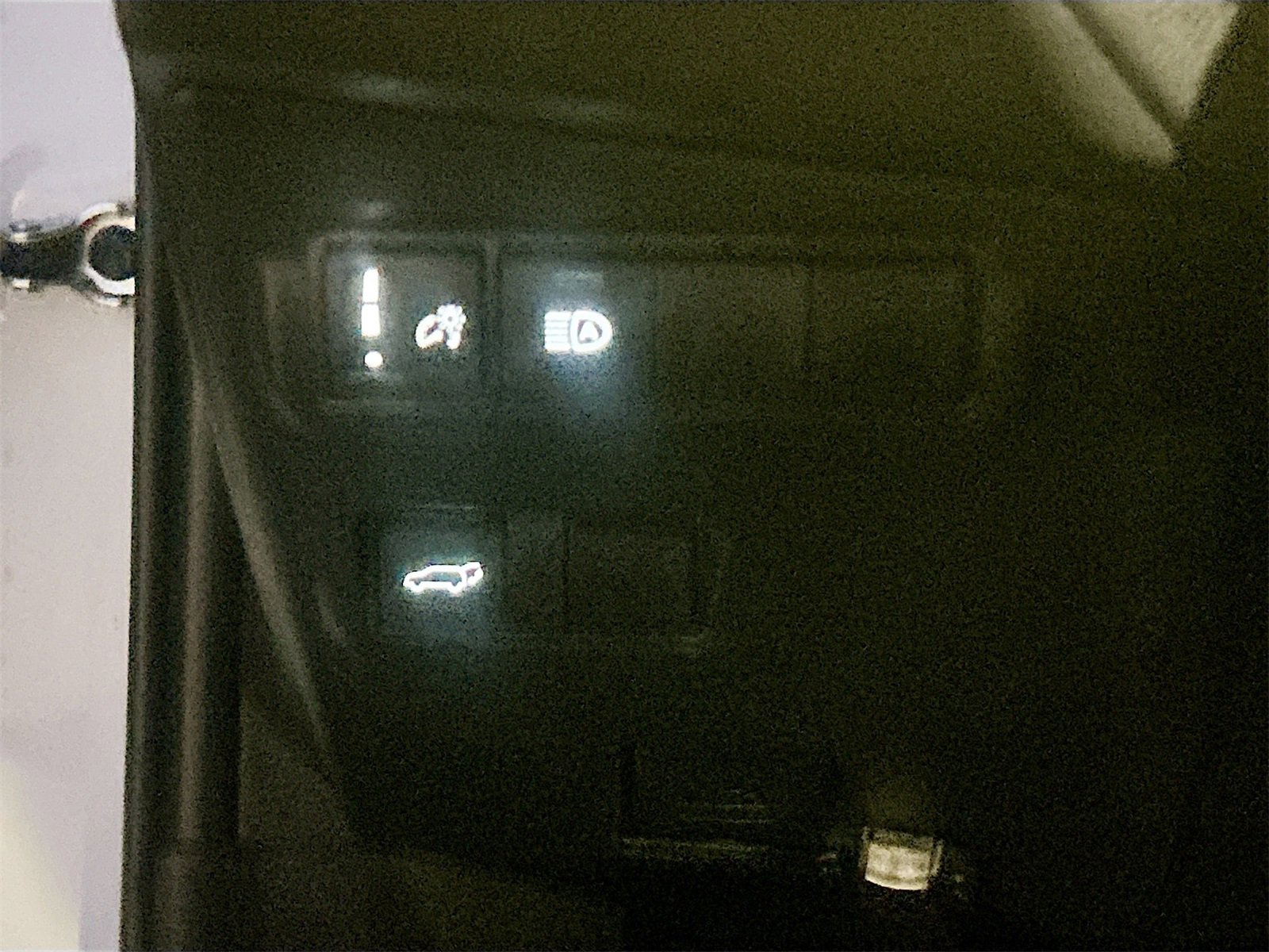 Used 2025 Toyota Corolla Cross XLE image 10