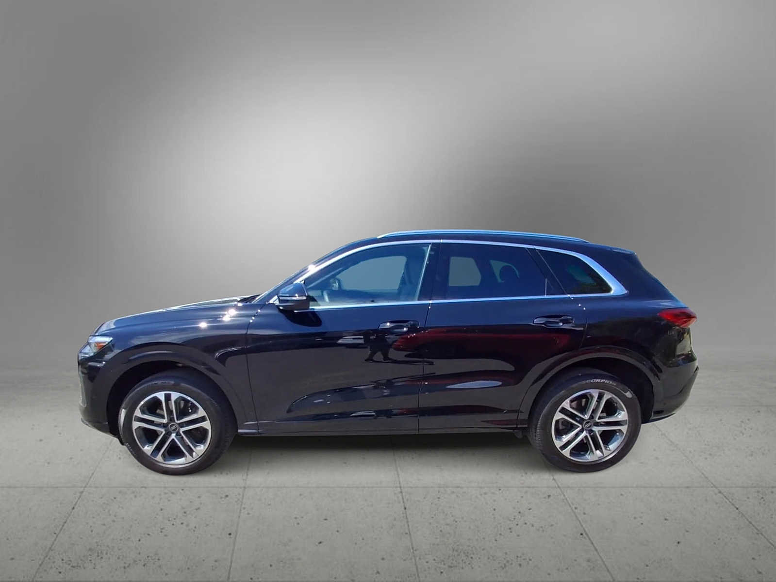 Used 2025 Audi Q5 Premium w/ Premium Plus AWD/4WD image 5