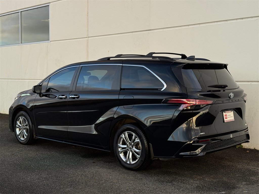 Certified 2022 Toyota Sienna XSE image 5