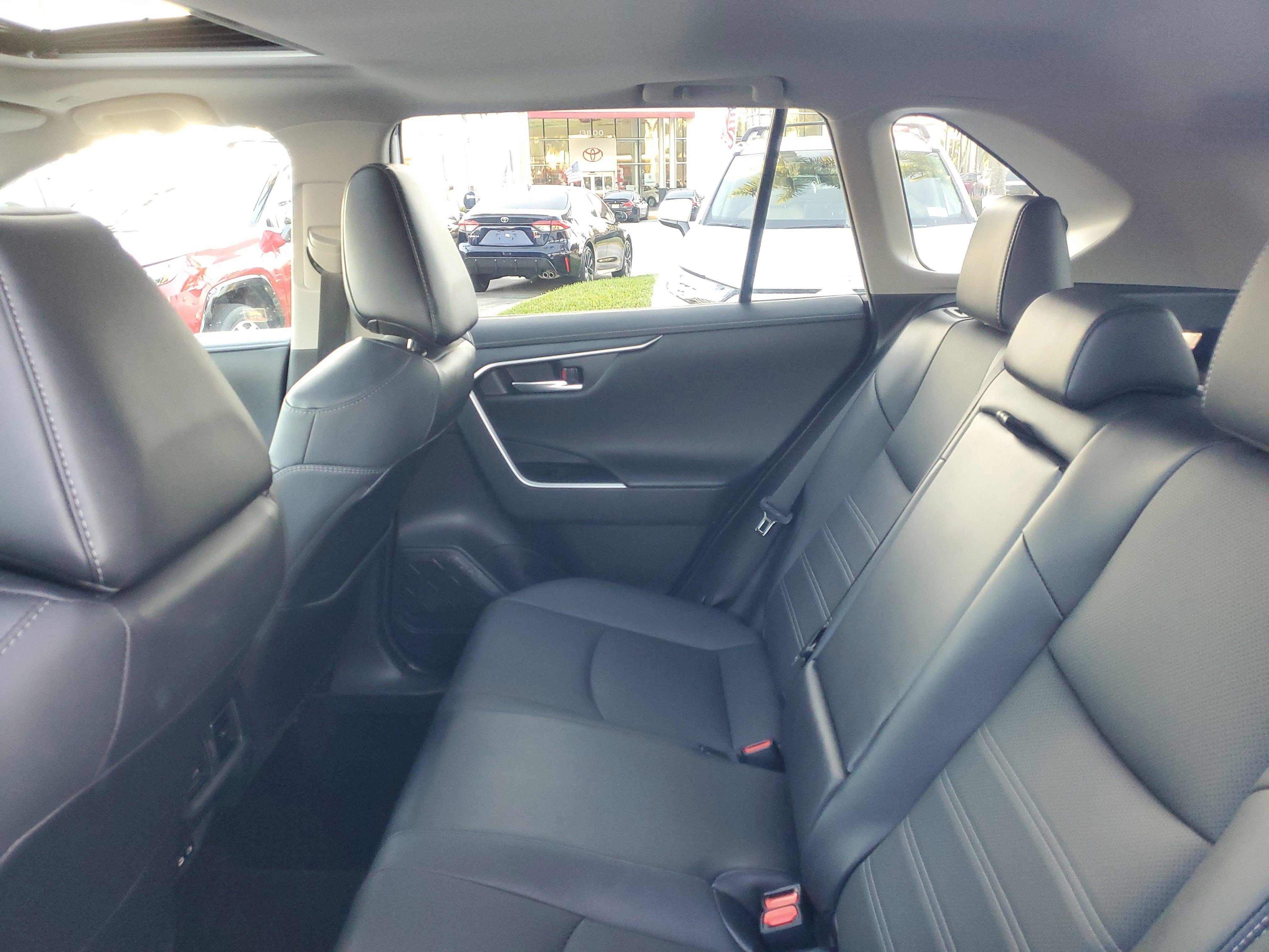 Used 2023 Toyota RAV4 Limited image 12