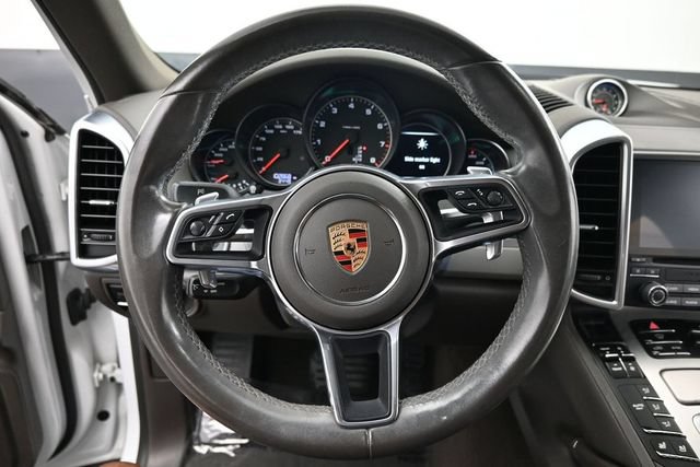 Used 2017 Porsche Cayenne Platinum Edition AWD/4WD image 13