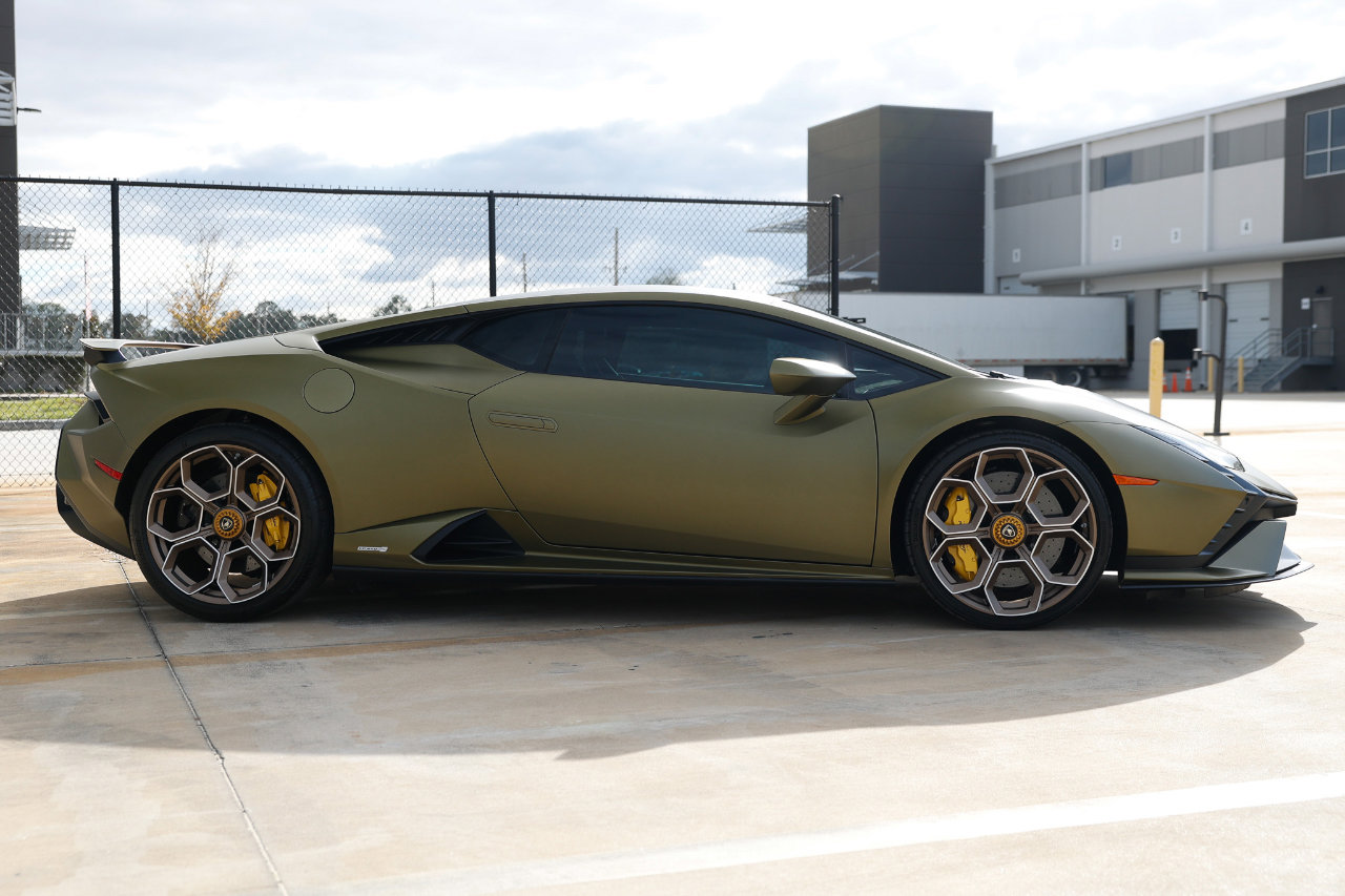 Used 2023 Lamborghini Huracan Tecnica image 15