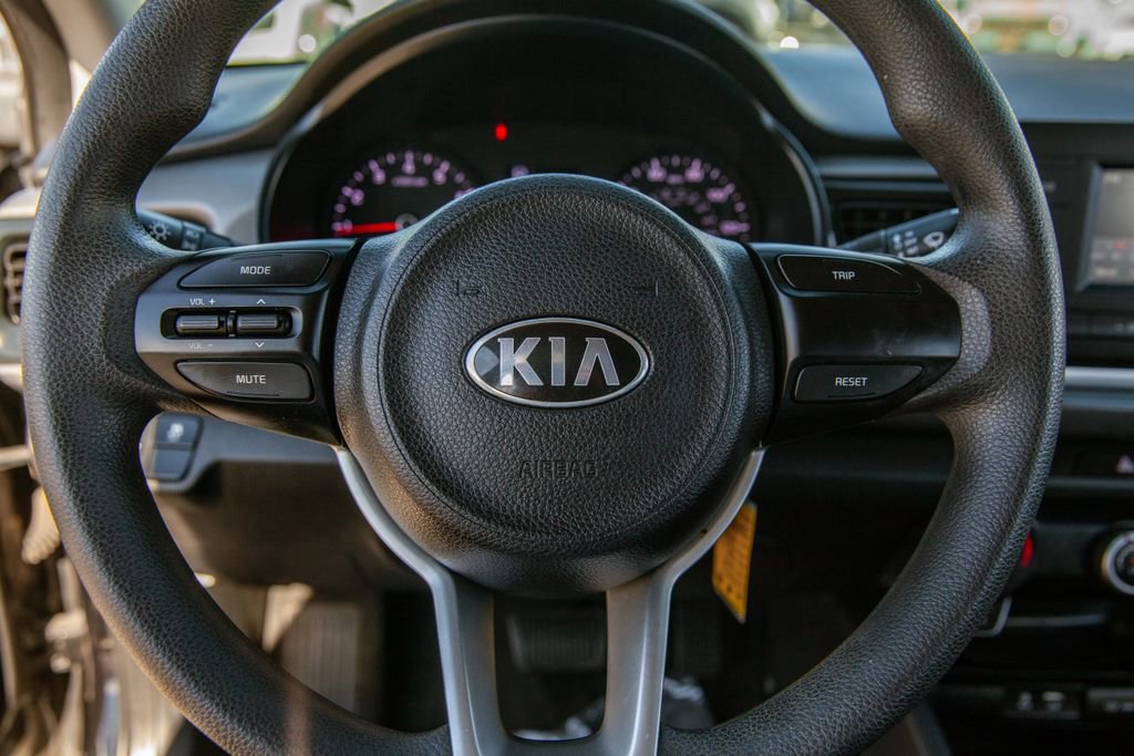 Used 2018 Kia Rio LX image 16