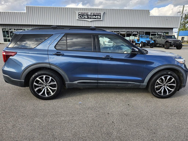 Used 2020 Ford Explorer ST image 2