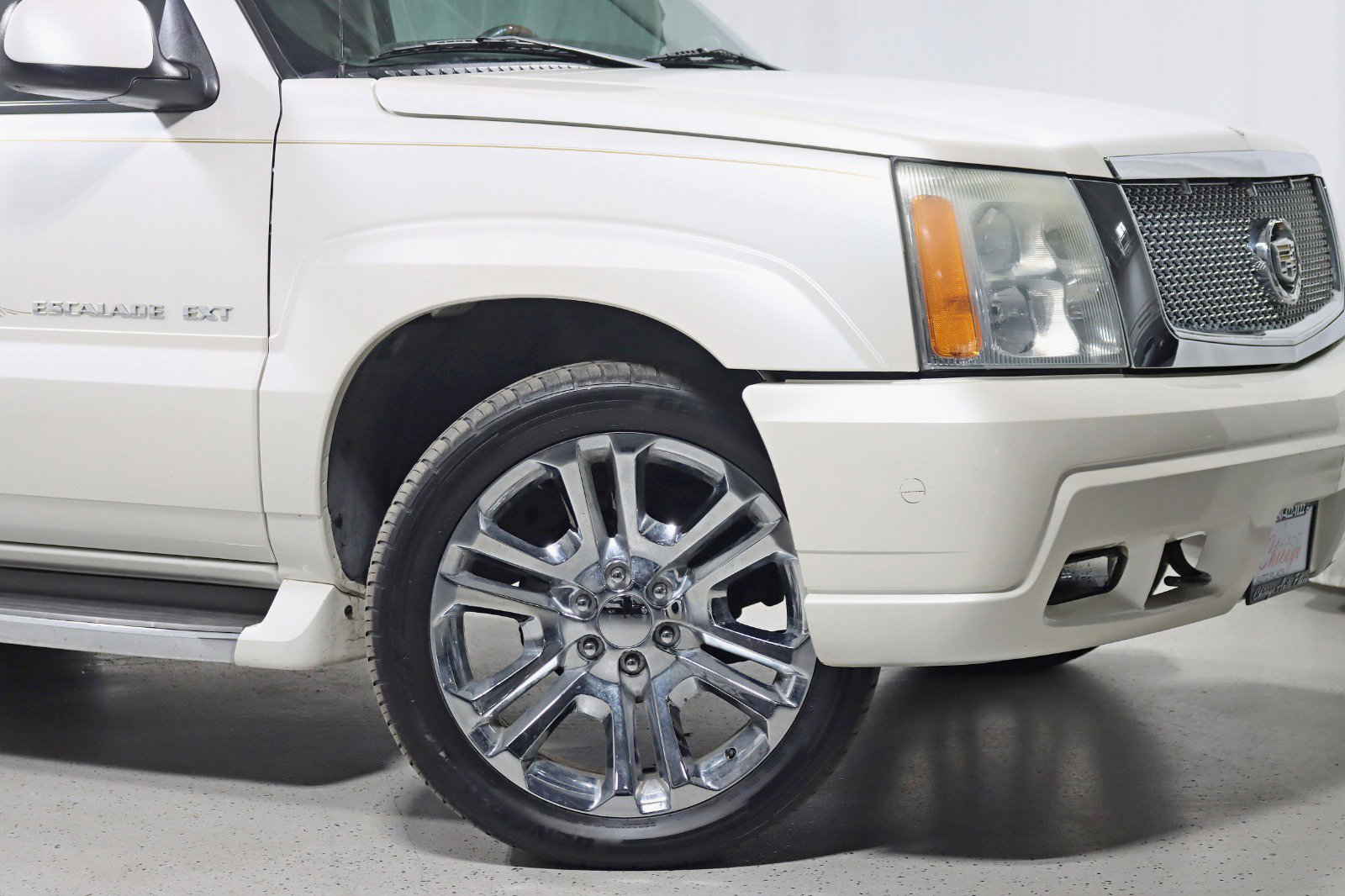 Used 2003 Cadillac Escalade EXT image 5