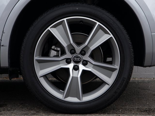 Certified 2025 Audi Q5 2.0T Premium w/ Convenience Plus Package image 13