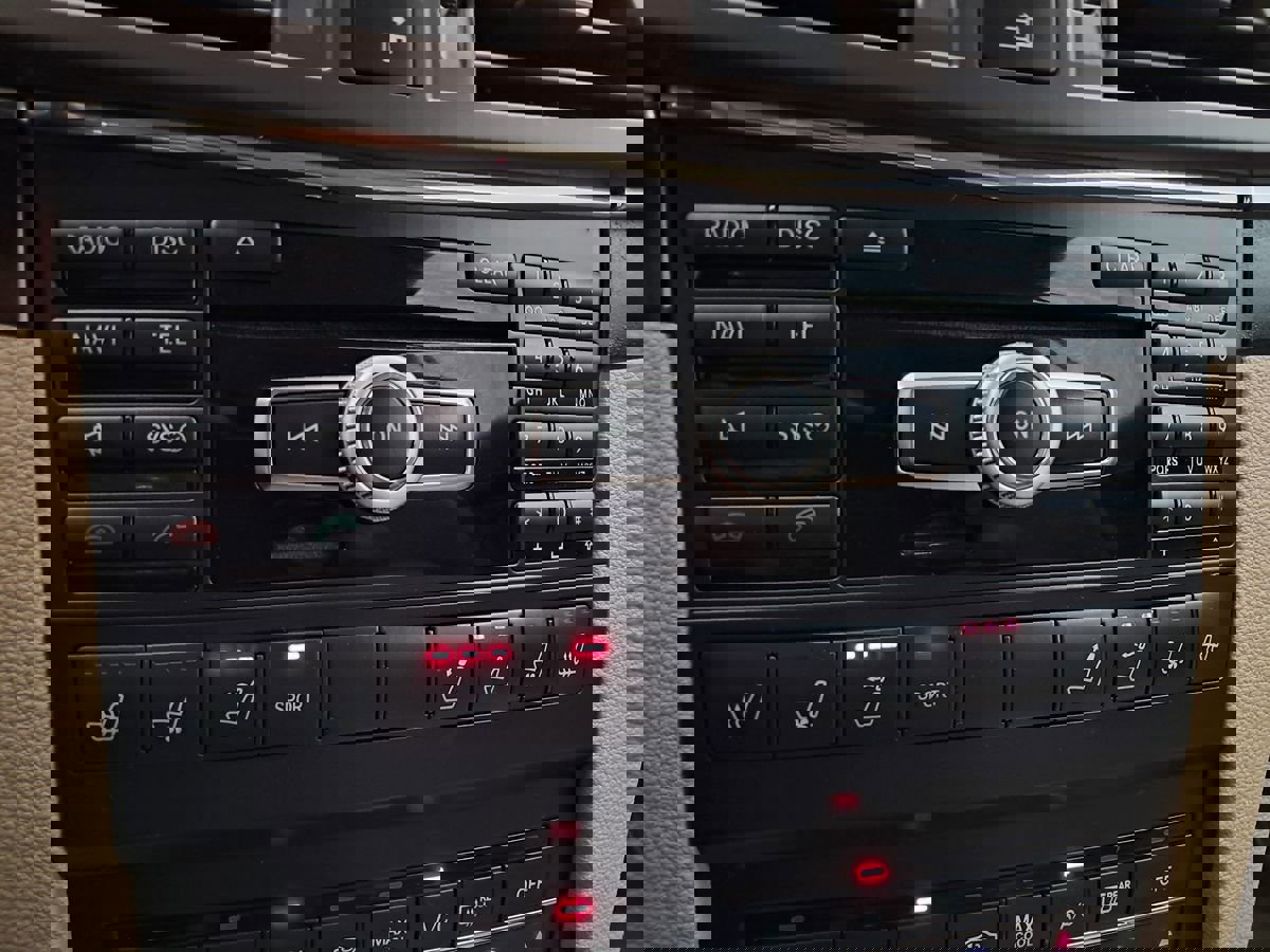 Used 2012 Mercedes-Benz E 550 Cabriolet AMG Line image 19