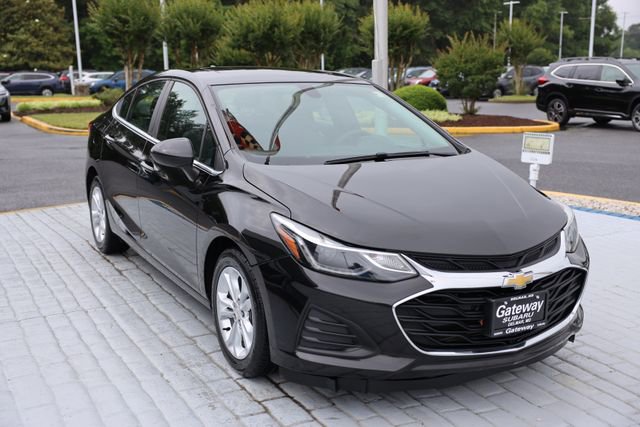Used 2019 Chevrolet Cruze LT w/ Sun And Sound Package FWD image 7
