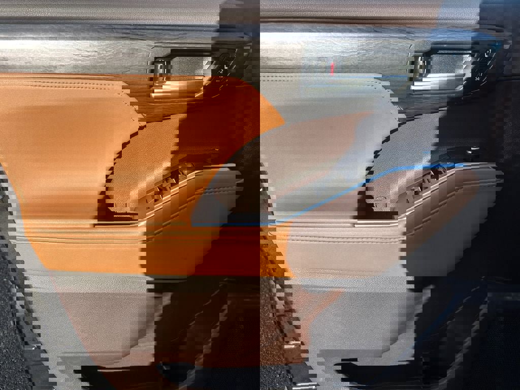 Used 2020 Toyota Highlander Platinum image 22