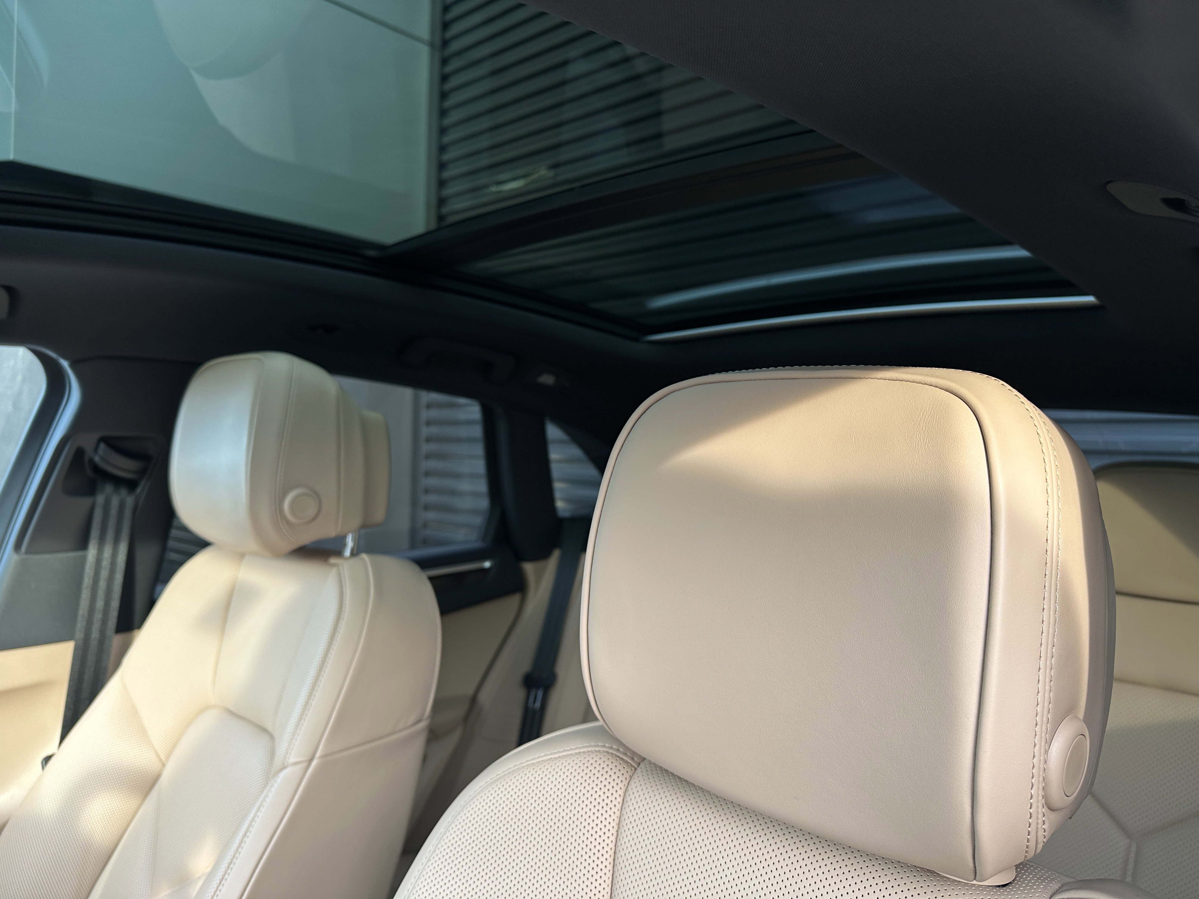 Certified 2023 Porsche Macan image 28