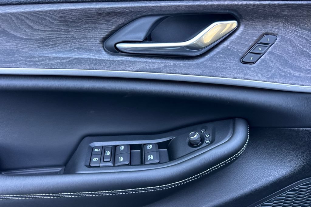New 2026 Jeep Grand Cherokee Limited AWD/4WD image 11