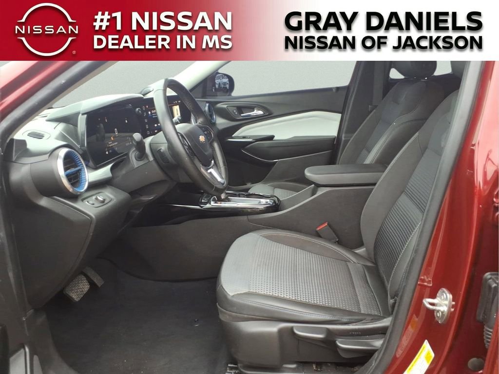 Used 2024 Chevrolet Trax LT w/ Driver Confidence Package FWD image 22