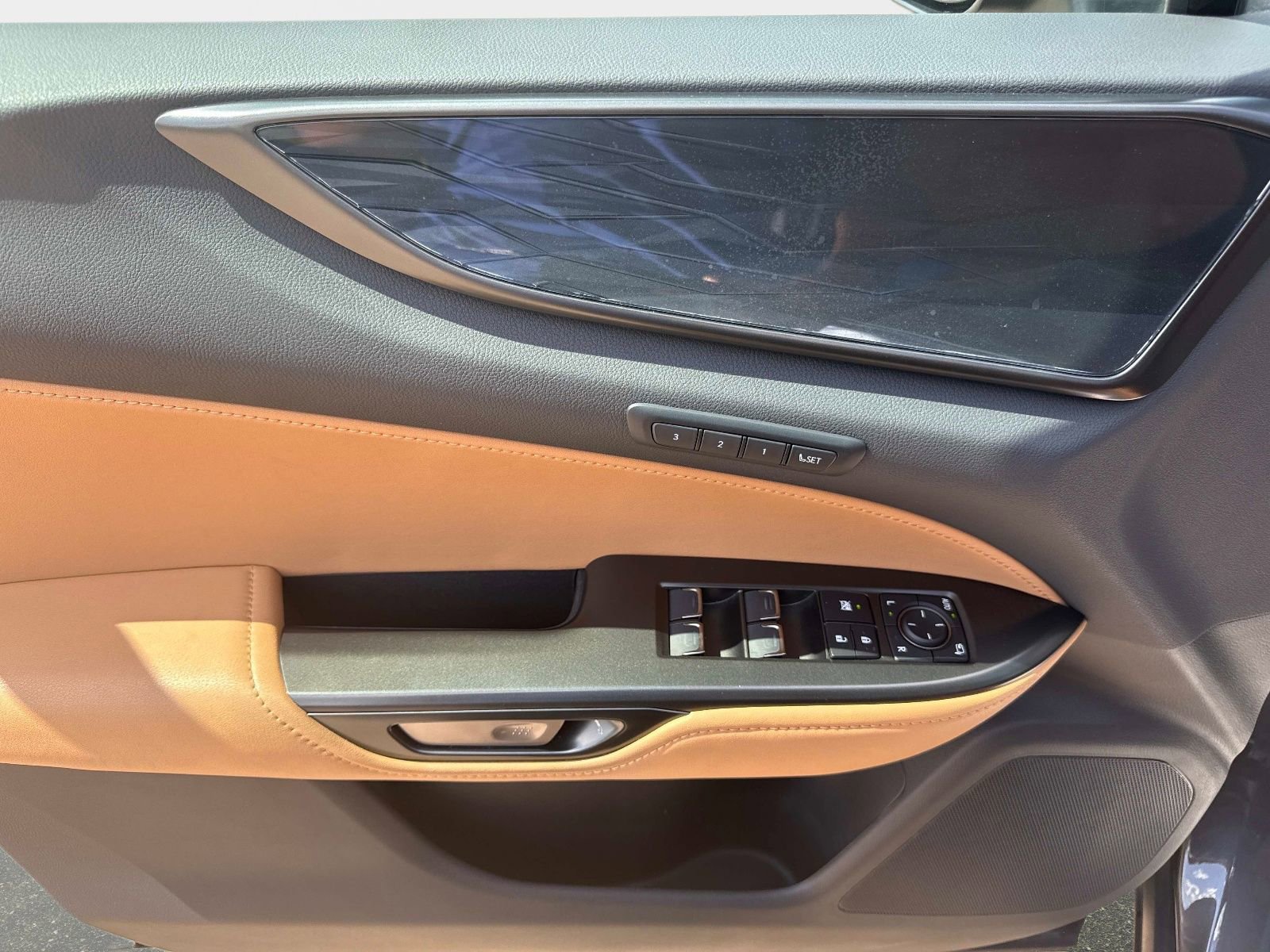 Used 2025 Lexus NX 250 FWD w/ Accessory Package (K3) image 17