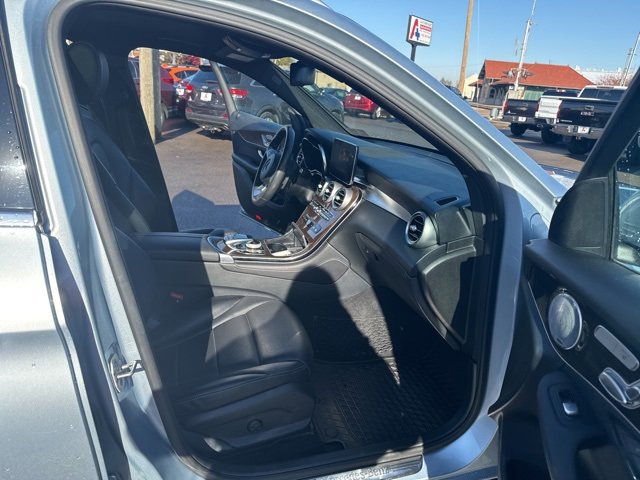 Used 2018 Mercedes-Benz GLC 300 4MATIC image 15