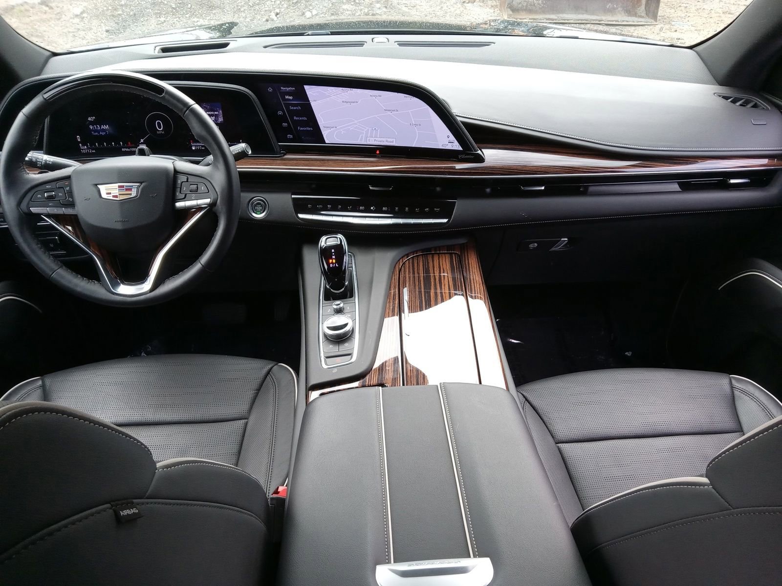 Used 2024 Cadillac Escalade Premium Luxury w/ Performance Package image 16