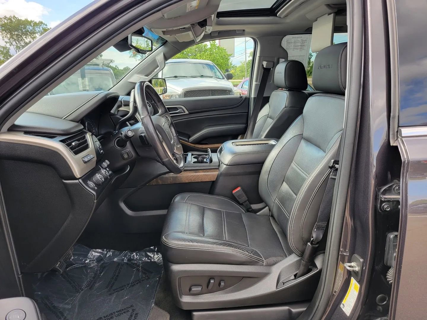 Used 2018 GMC Yukon XL Denali w/ Open Road Package image 2