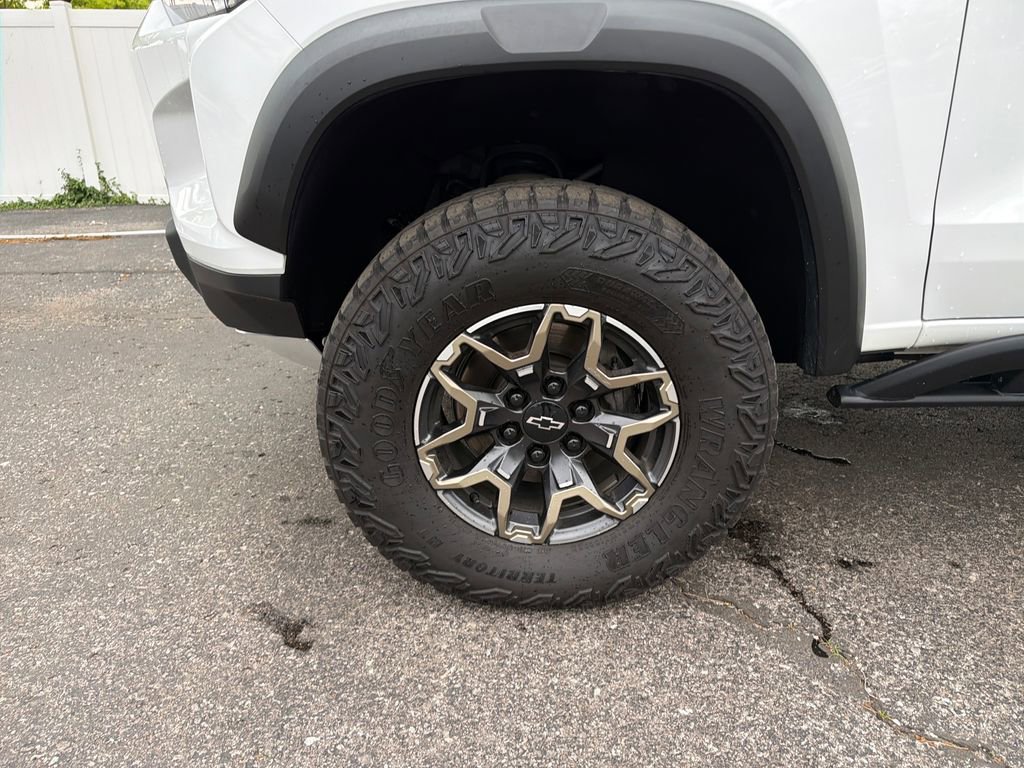 Used 2023 Chevrolet Colorado ZR2 w/ ZR2 Convenience Package III AWD/4WD image 33
