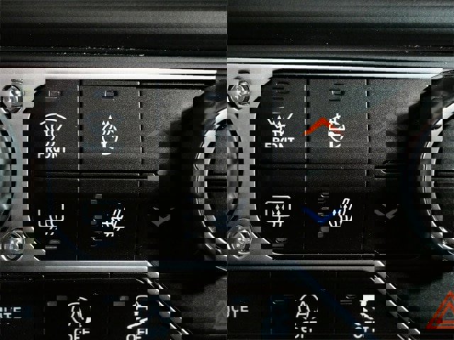 Used 2022 Jeep Wrangler Unlimited Sahara w/ Cold Weather Group image 24