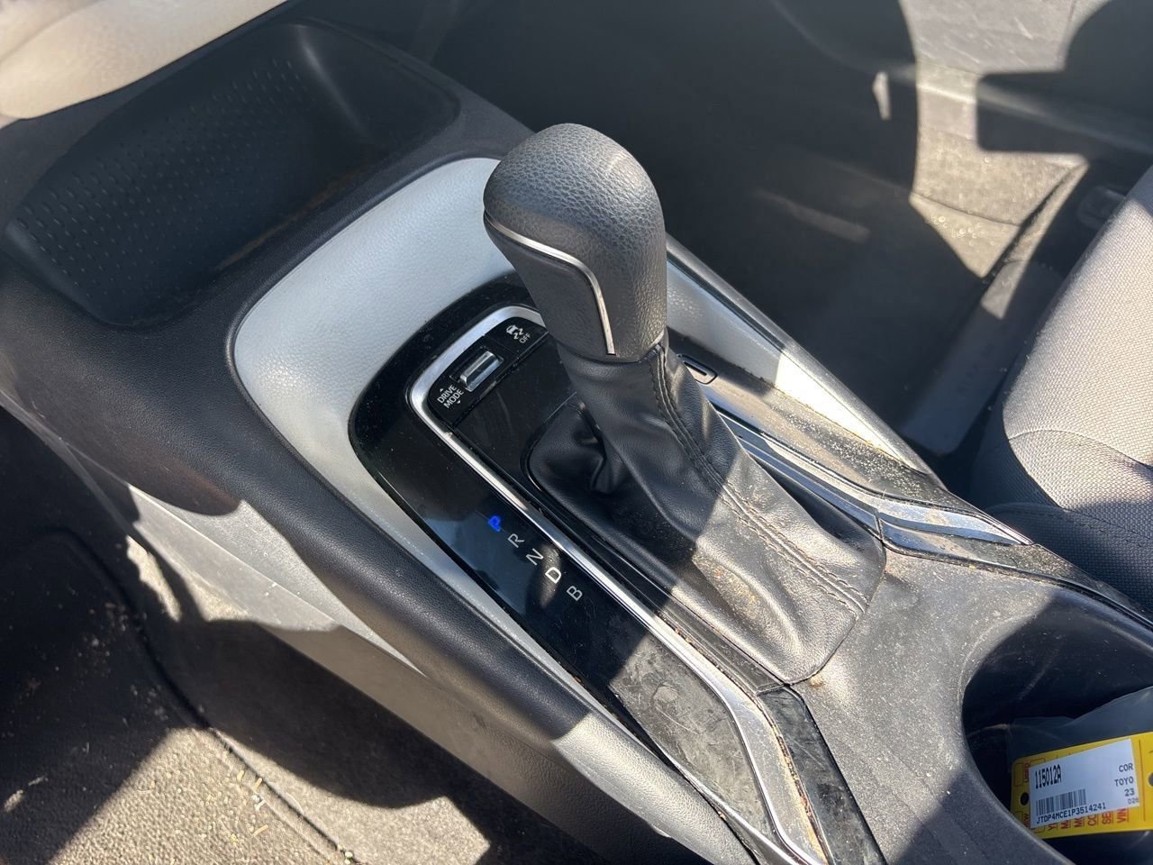 Used 2023 Toyota Corolla SE w/ SE Premium Package image 9