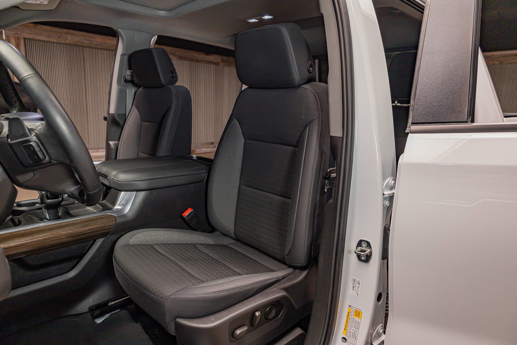 Used 2024 Chevrolet Silverado 1500 LT Trail Boss w/ Convenience Package II image 19