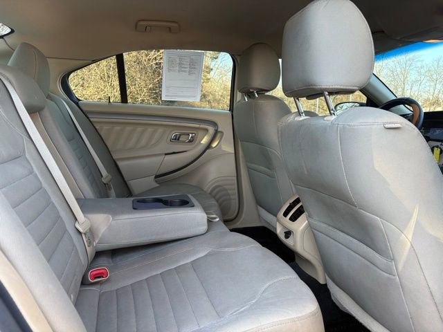 Used 2016 Ford Taurus SE FWD image 17