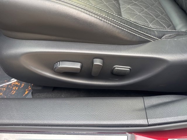 Used 2017 Nissan Maxima Platinum image 15