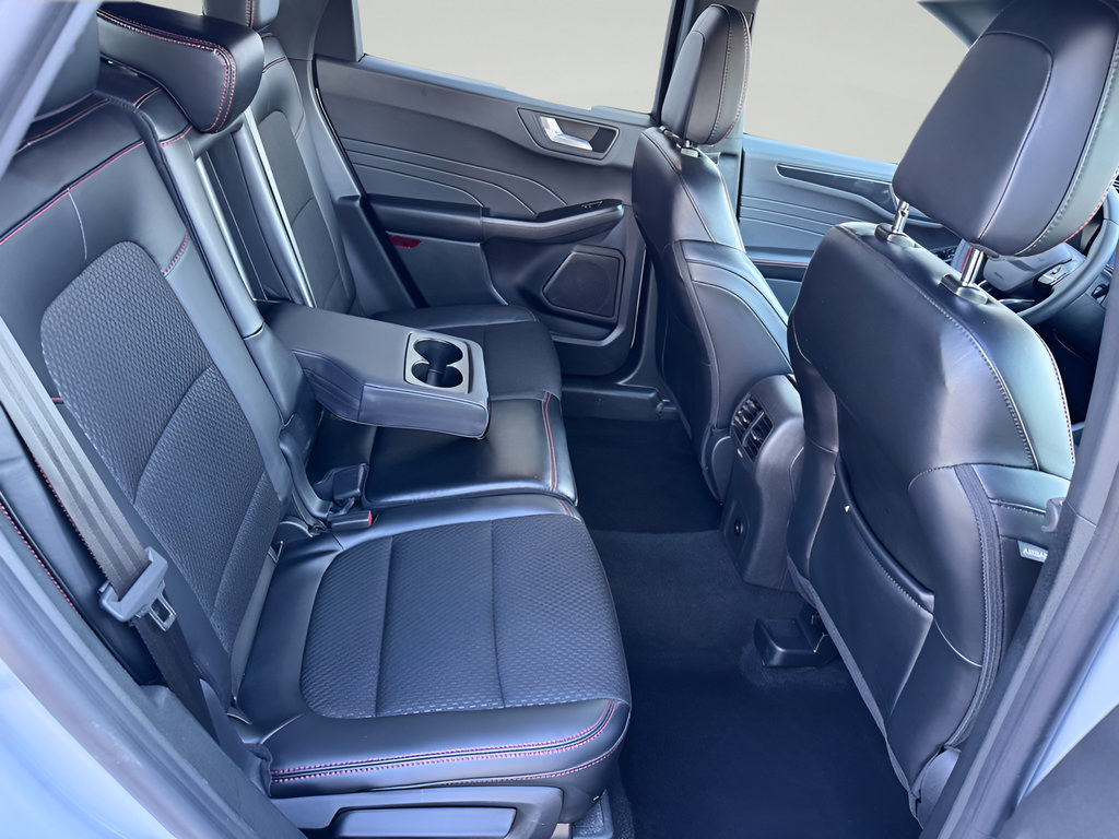 Used 2025 Ford Escape ST-Line Select AWD/4WD image 29